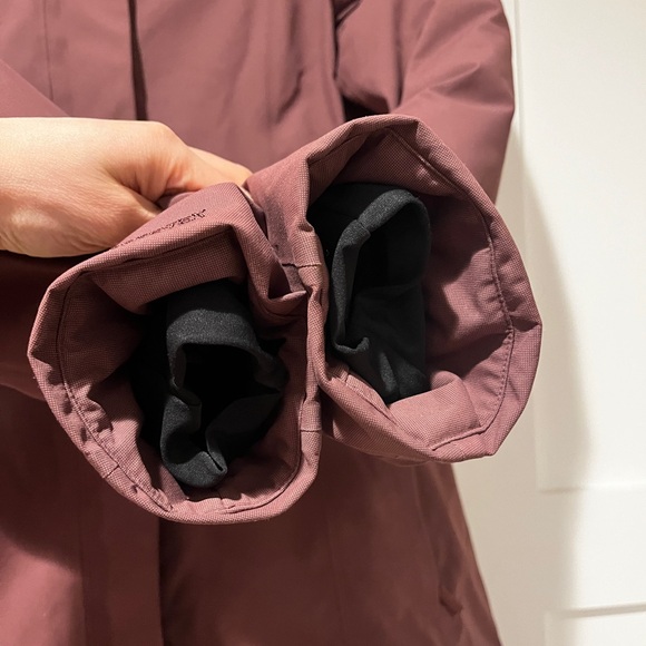 Arc'teryx Women's Centrale Parka Small Burgundy/Maroon GUC - Picture 4 of 16